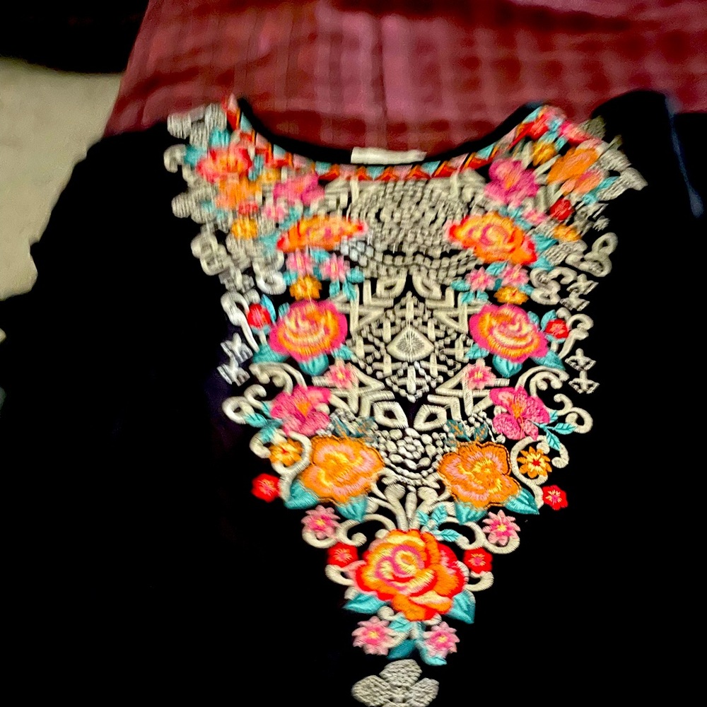 Savanna Jane Shirt Size Large